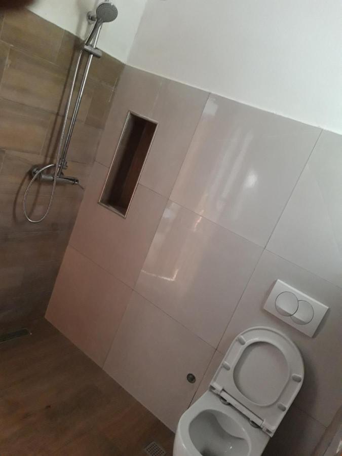 Bujtinat Skenderi Gjinar 2 Villa Kültér fotó