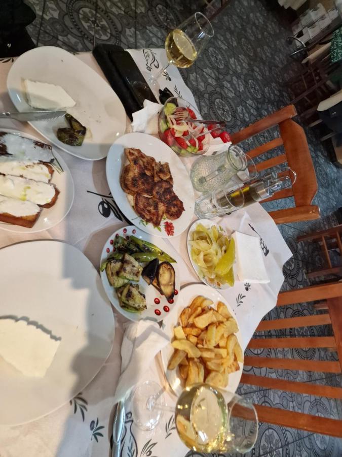 Bujtinat Skenderi Gjinar 2 Villa Kültér fotó