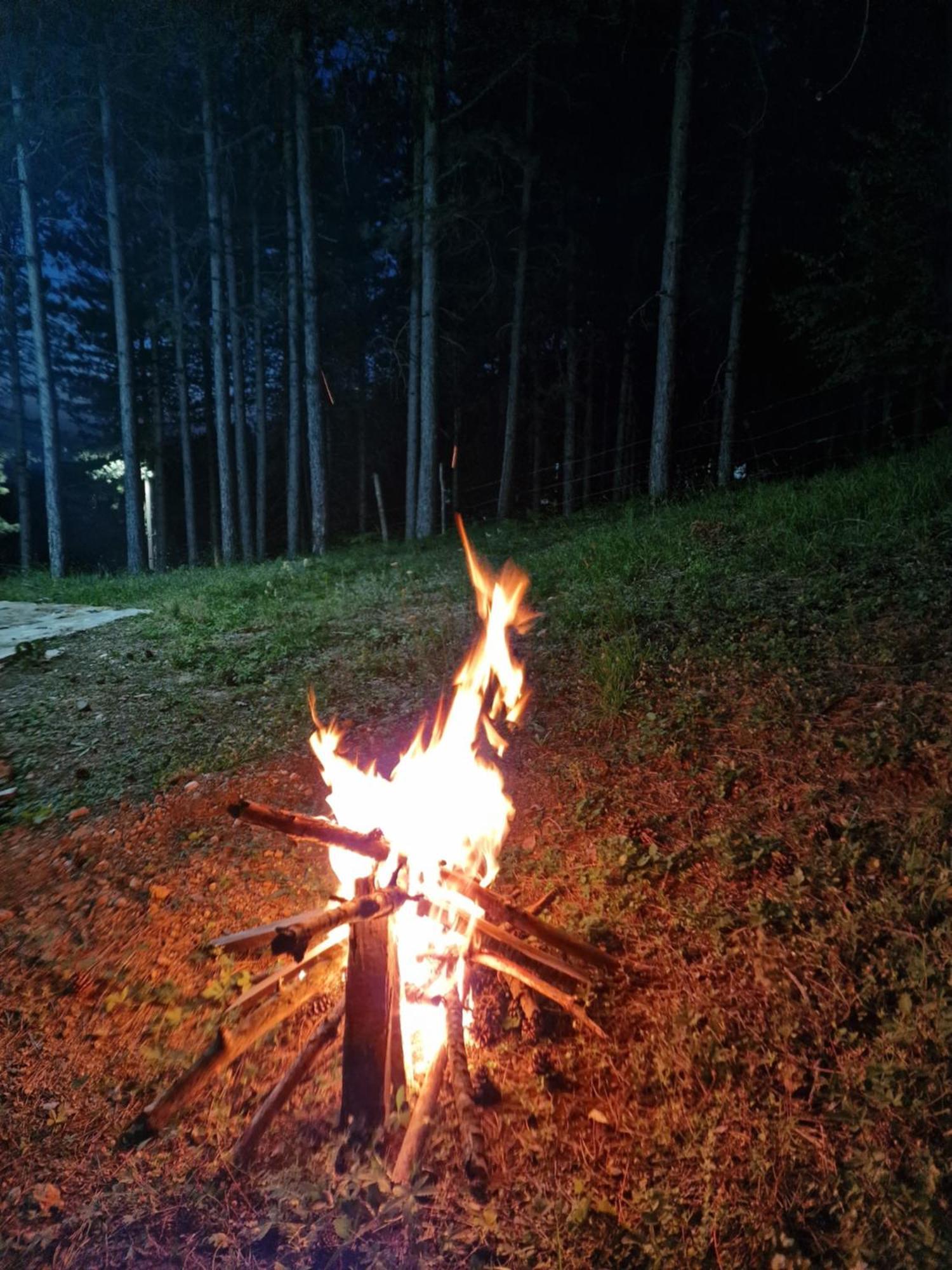 Bujtinat Skenderi Gjinar 2 Villa Kültér fotó